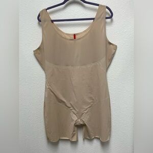 Spanx Women's 3X Beige Shapewear Bodysuit One Piece Mid Thigh Short